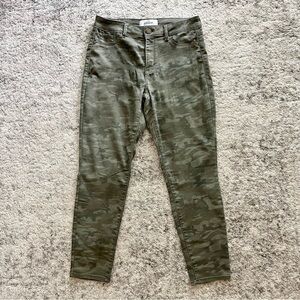 Jordache Camouflage Print Stretchy High Rise Ankle Jeans Leggings-Green-Size 8